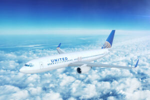 Trasporto aereo, rivista al rialzo la perdita trimestrale di United Airlines