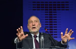 Il premio Nobel all’economia Stiglitz contro Bce e Fed: “i rialzi dei tassi sono la via più sbagliata per combattere l’inflazione”