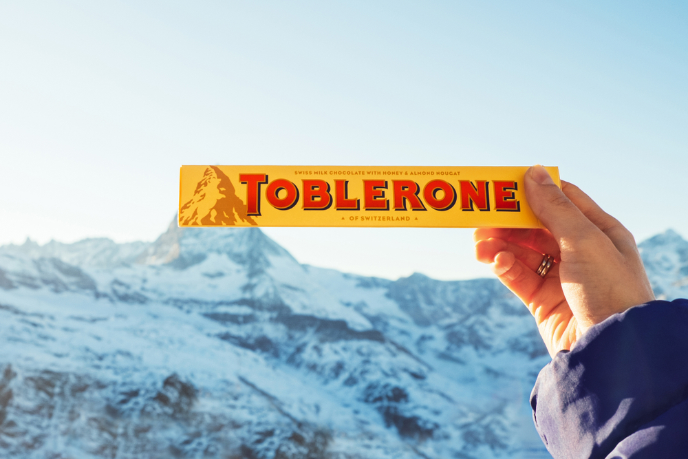 Toblerone, fine di un’era: via il Cervino e cambio logo e font