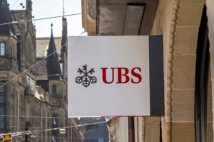 UBS integra Credit Suisse. Addio al marchio. Trimestrale da record