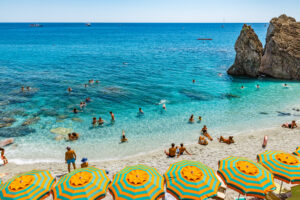 Balneari, ancora alto mare sulle spiagge