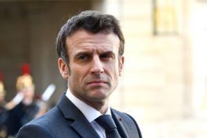 Carburanti, Macron annuncia nuovi aiuti contro i rincari