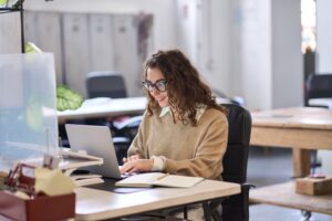 I lavoratori italiani preferiscono settimana corta e flessibilità sugli orari