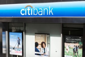 Citigroup assume con stipendio superiore e dipendente si candida