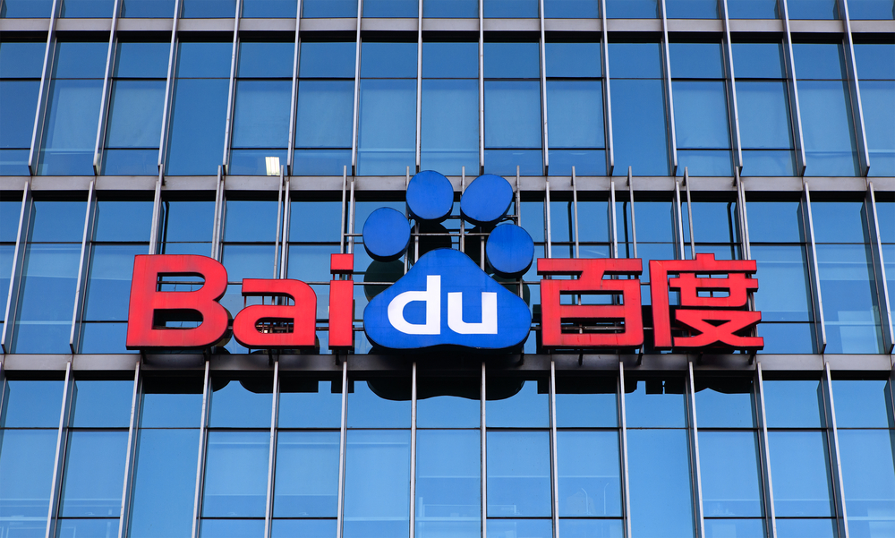 Baidu: un rapporto collega il suo Ernie all’esercito cinese. E le azioni crollano