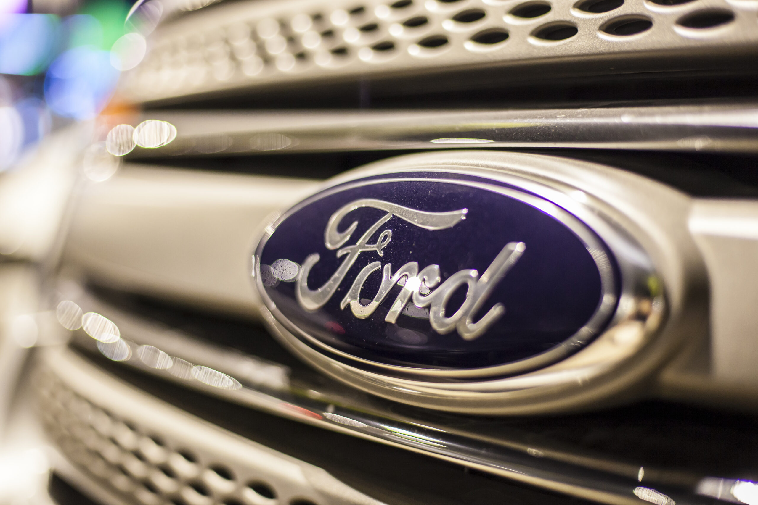 Ford, problemi di sicurezza: richiamerà oltre 42.000 veicoli negli Stati Uniti