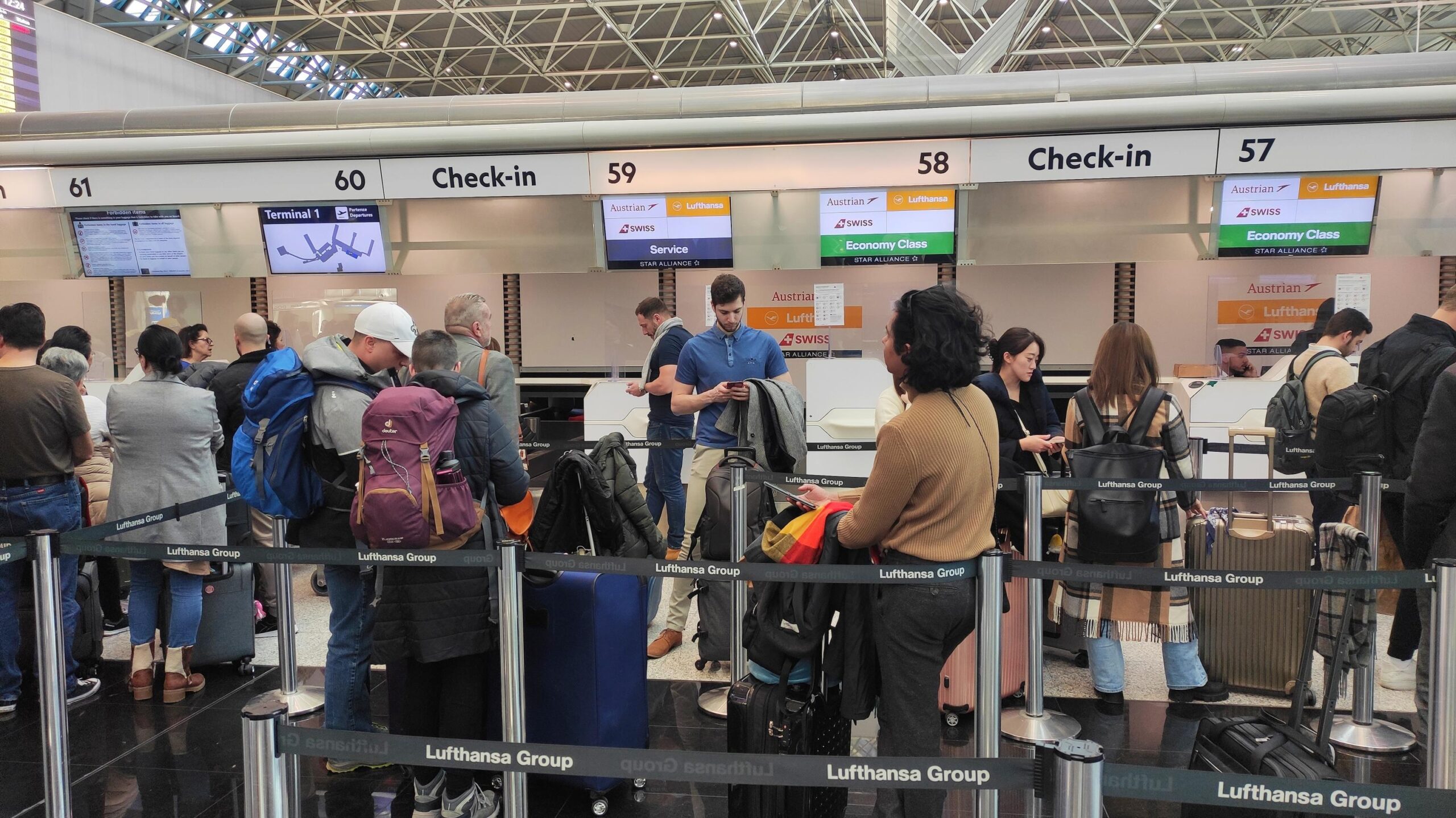 All'aeroporto di Fiumicino, per il momento, due i voli della compagnia Lufthansa cancellati in partenza e 5 in ritardo a causa dei problemi informatici registrati in Germania. Fiumicino, Roma, 15 febbraio 2023. ANSA/TELENEWS