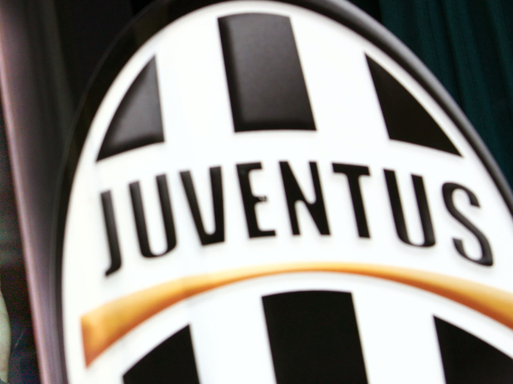 Juventus, è bufera Uefa: anche in Borsa (-6%)