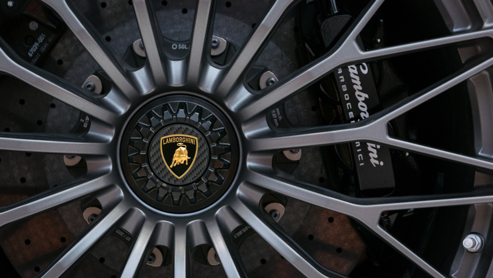 Auto, vendite record nel 2023 per Lamborghini: oltre 10 mila