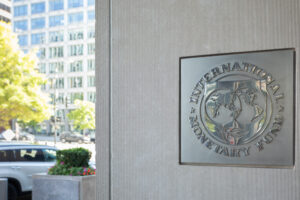Fmi: inflazione elevata colpisce le persone, ma riduce peso debito pubblico