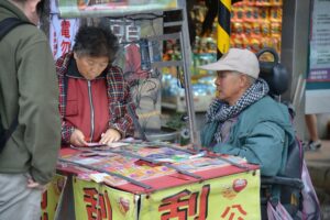 Cinesi finanziano welfare con la lotteria, vendite +86%