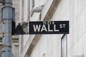 Wall Street apre in calo, pesano intenzioni Fed