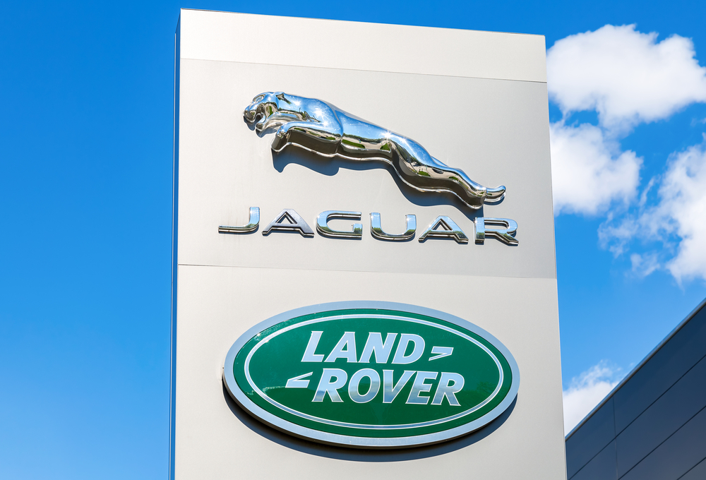 Jaguar Land Rover spinge sull’elettrico. Sul piatto 15 miliardi