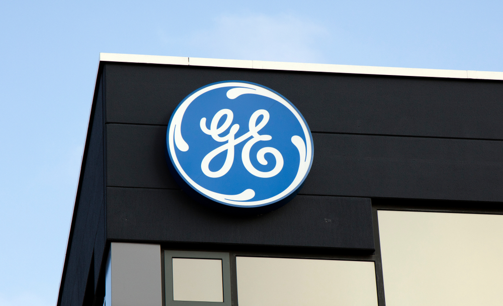 General Electric torna in attivo e alza l’outlook