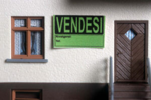 Comprare casa, c’è da fare i conti con gli aumenti della Bce