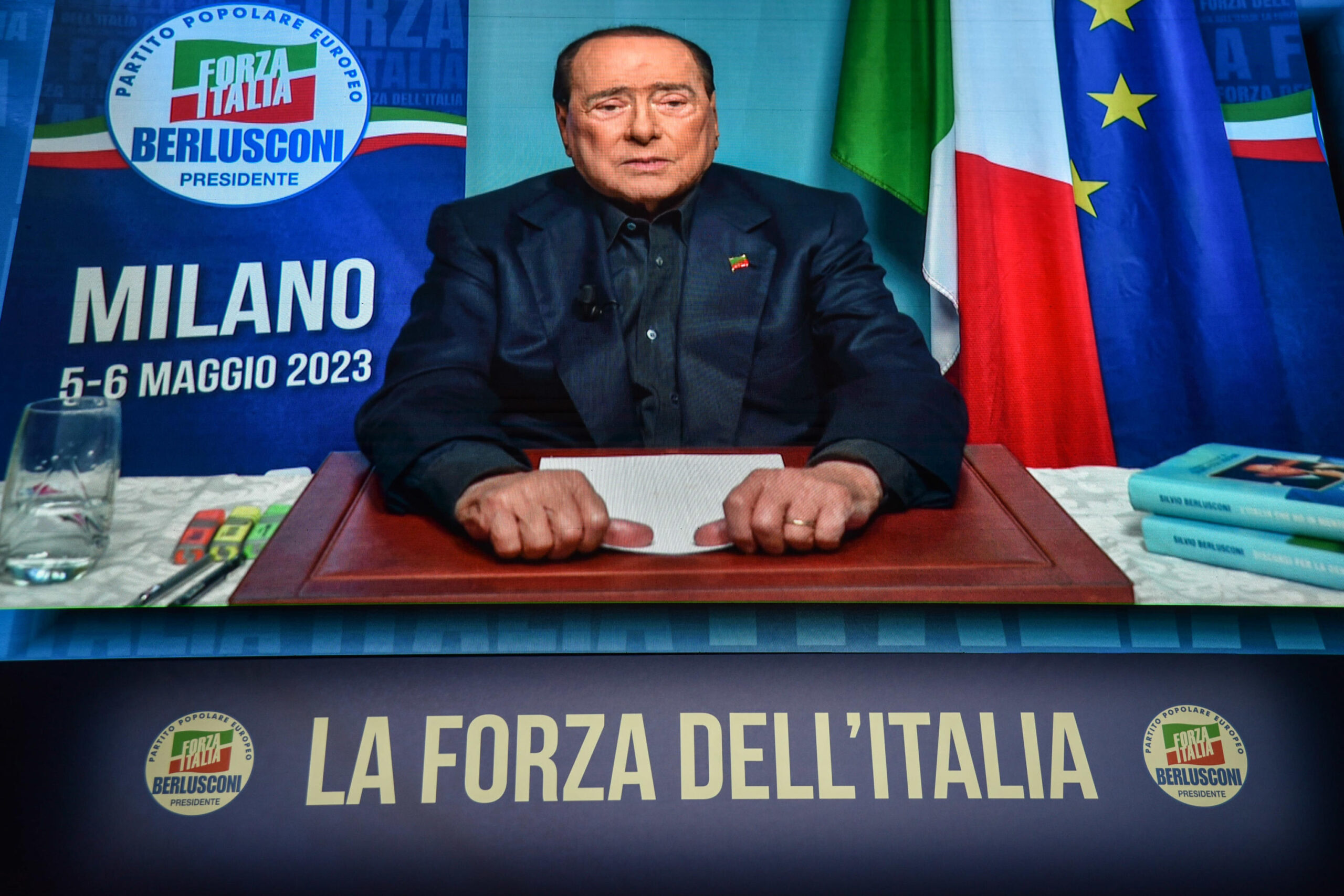 Berlusconi: “Eccomi, sono qui per voi”. Il discorso a Forza Italia