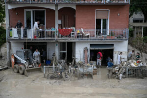 Alluvione, in decine di migliaia senza corrente. Al lavoro 700 tecnici Enel
