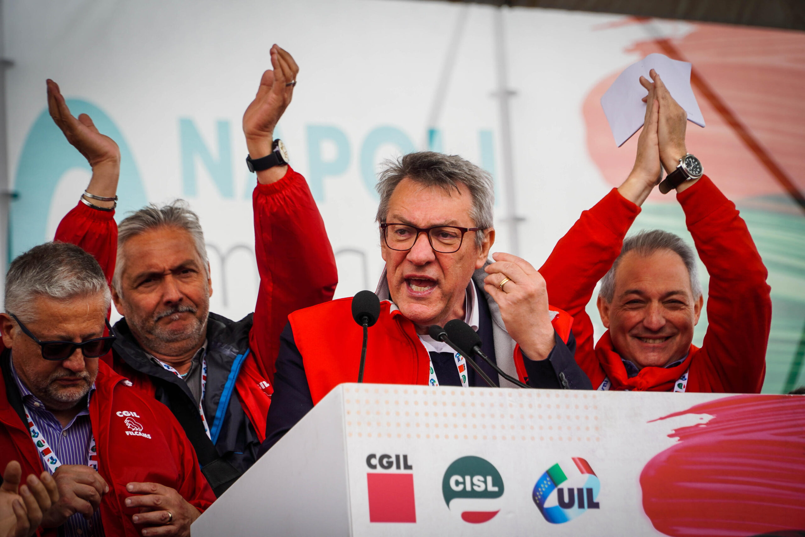 Napoli, 50mila in piazza con i sindacati: “Mobilitazione continua”