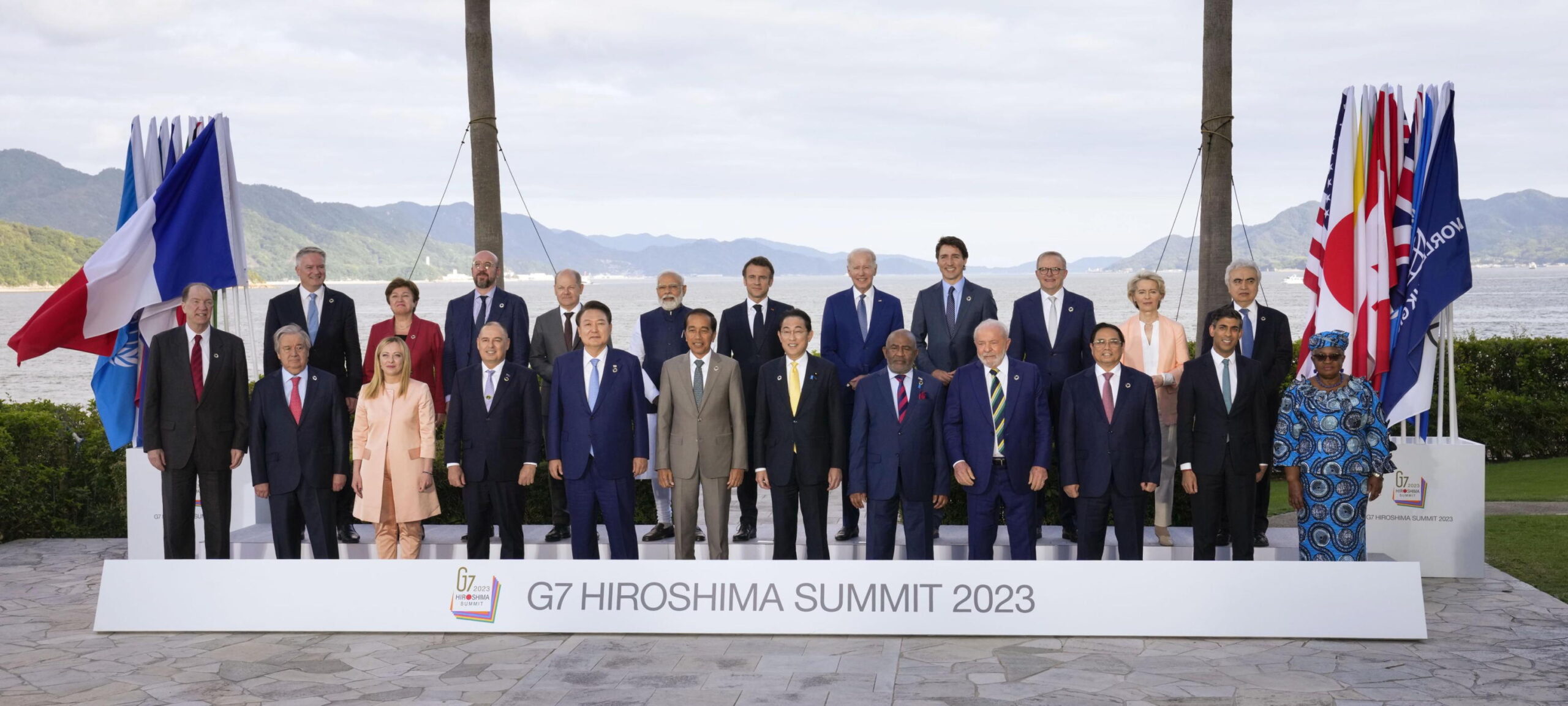 epa10640289 Leaders and delegates pose for a group photo at the Grand Prince Hotel Hiroshima during the G7 Hiroshima Summit in Hiroshima, Japan, 20 May 2023. The G7 Hiroshima Summit began 19 May and will conclude 21 May.  EPA/JAPAN POOL JAPAN OUT, EDITORIAL USE ONLY, NO SALES