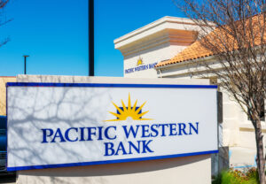 Banche Usa, in calo i depositi per Pacwest. Confermate le trattative con gli investitori