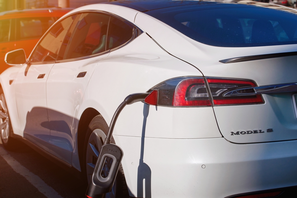 Ancora un richiamo di veicoli per Tesla, questa volta sarebbero gli sportelli