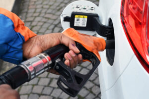 Prezzo benzina ancora in aumento