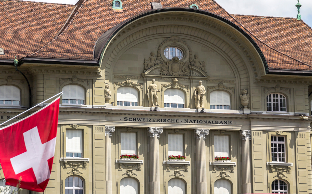 Svizzera, la banca centrale taglia i tassi di 25 punti base all’1,25%