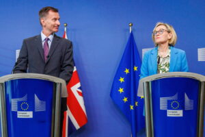 Hunt a Bruxelles per il primo accordo post Brexit