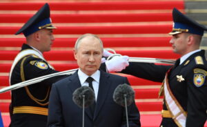 Putin: “Un miliardo a Wagner”. E “a un passo dalla guerra civile”