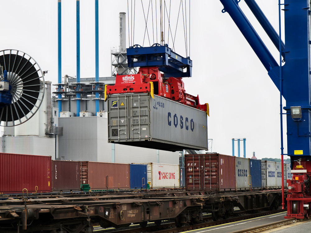 Cosco entra nel porto di Amburgo al 24,99%
