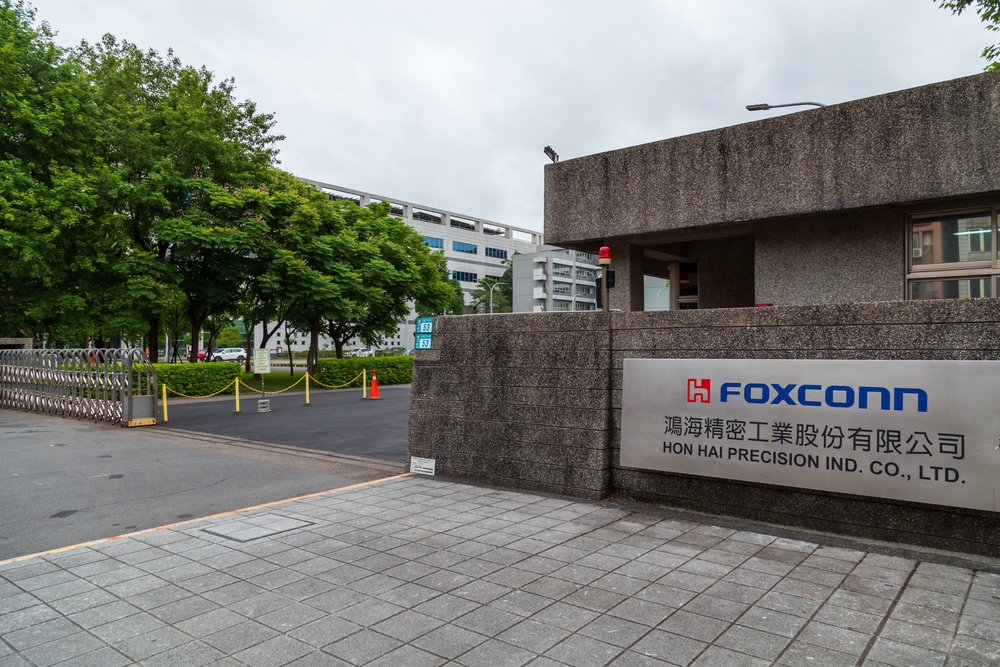 Foxconn, crescita a tre cifre in sei mesi grazie all’AI