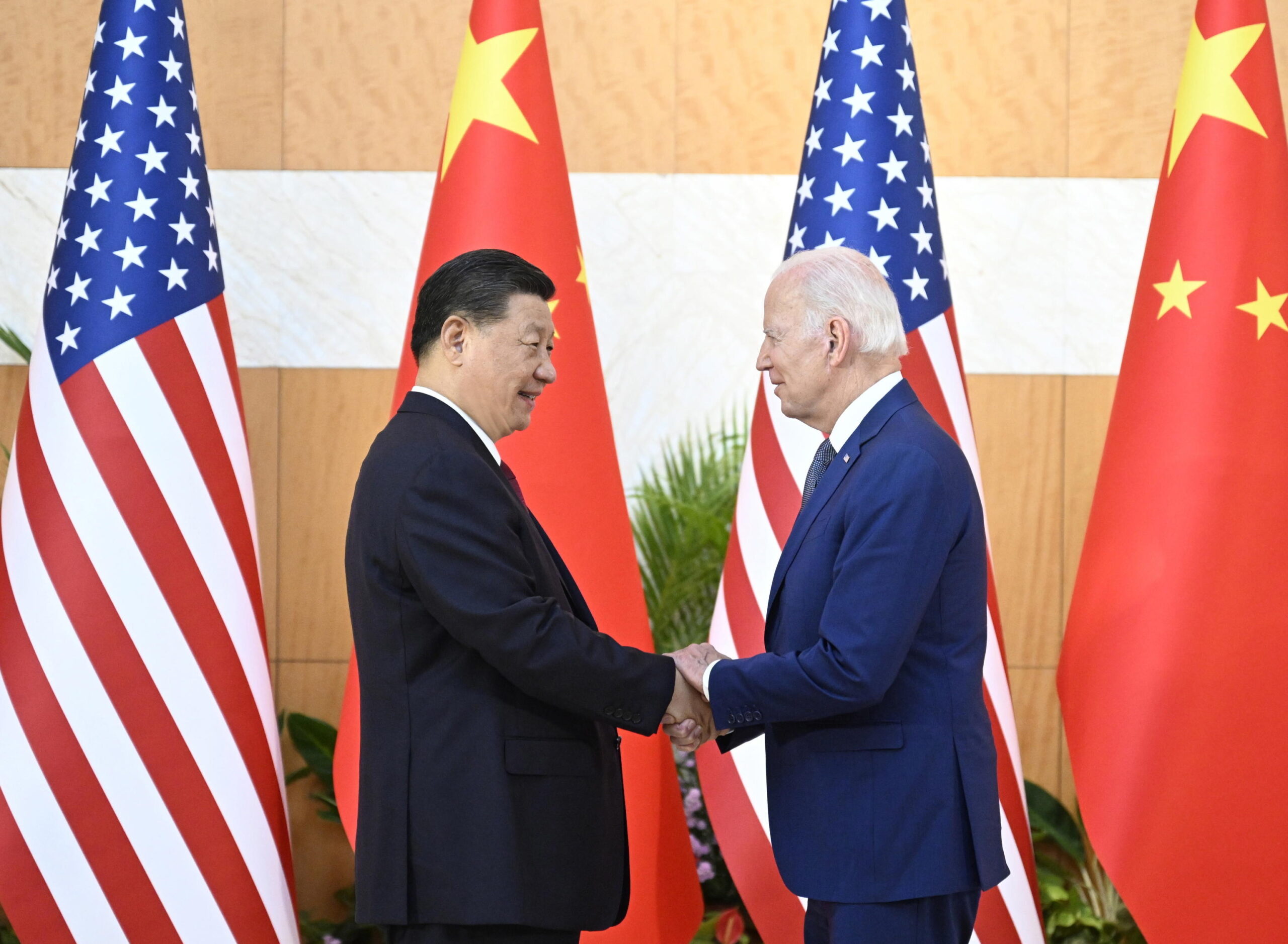 epa10305492 Chinese President Xi Jinping (L) greets his US counterpart Joe Biden before their meeting, one day ahead of the G20 Summit in Bali, Indonesia, 14 November 2022. The 17th Group of Twenty (G20) Heads of State and Government Summit will be held in Bali from 15 to 16 November 2022.  EPA/XINHUA /LI XUEREN CHINA OUT / MANDATORY CREDIT  EDITORIAL USE ONLY