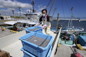 Al via “operazione Fukushima”, Cina sospende import ittico
