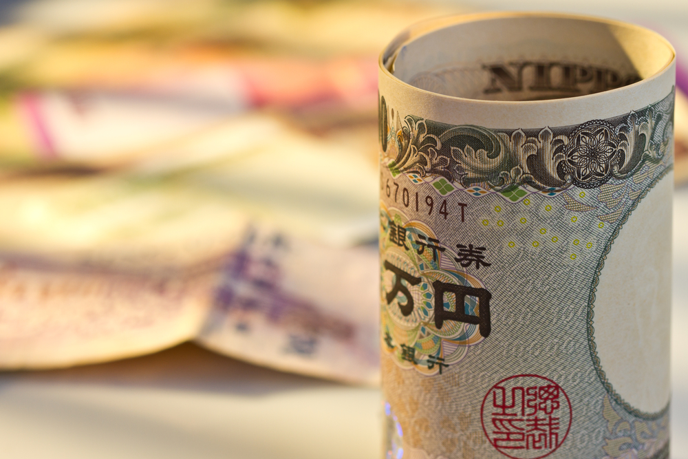 Lo yen tocca il livello più basso dal 1990. Monito da Ueda