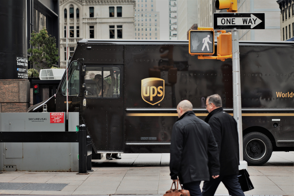 UPS, utili trimestrali in calo ma oltre le attese: -35% su anno
