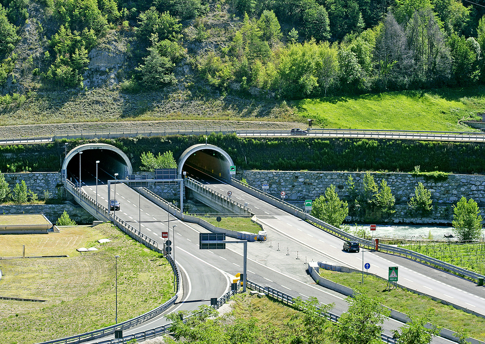 Monte Bianco, il traforo chiude per manutenzioni. Ripercussioni sull’economia