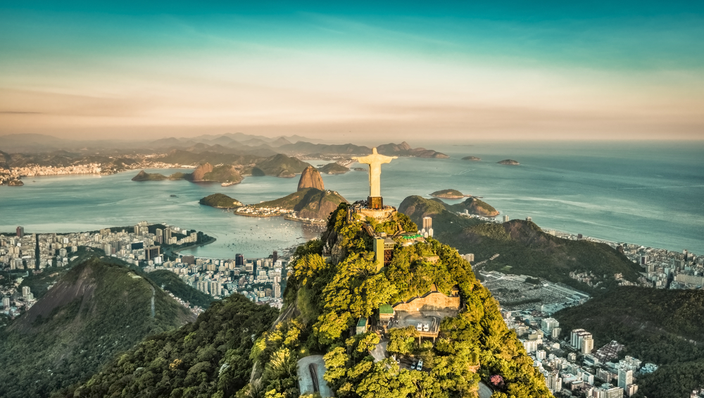 Brasile, il turismo traina il lavoro e genera un posto su 10 a luglio