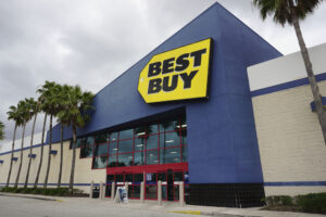 Best Buy, trimestre debole: ricavi in calo del 7,2%. Scendono del 6,2% le vendite