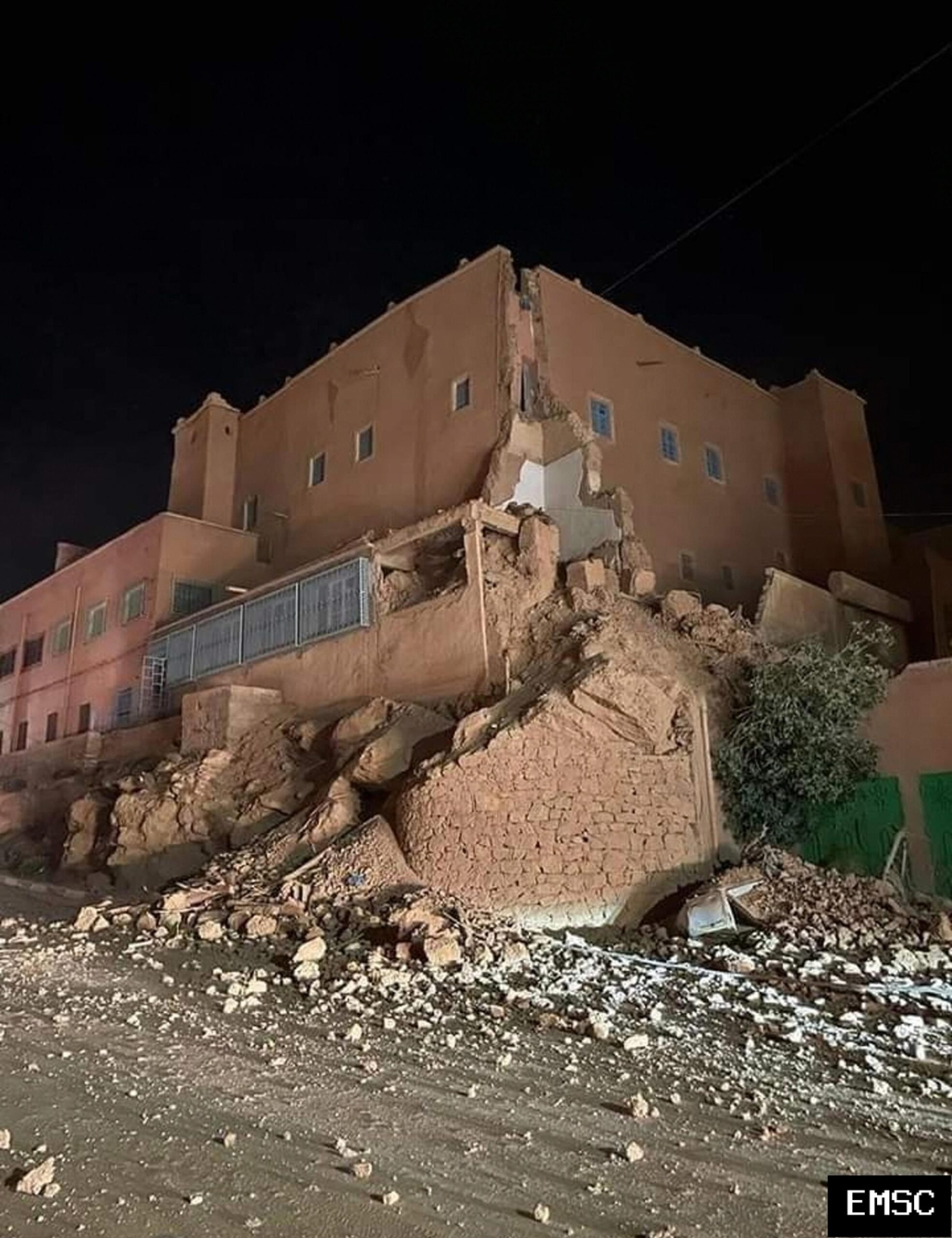 Apocalisse in Marocco per il terremoto con epicentro a 70 chilometri da Marrakech, 09 settembre 2023. Il bilancio provvisorio è salito a 820 morti e 672 feriti, di cui 205 gravi. Ma si temono migliaia di vittime. NPK www.emsc-csem.org +++ATTENZIONE LA FOTO NON PUO' ESSERE PUBBLICATA O RIPRODOTTA SENZA L'AUTORIZZAZIONE DELLA FONTE DI ORIGINE CUI SI RINVIA+++ +++NO SALES; NO ARCHIVE; EDITORIAL USE ONLY+++