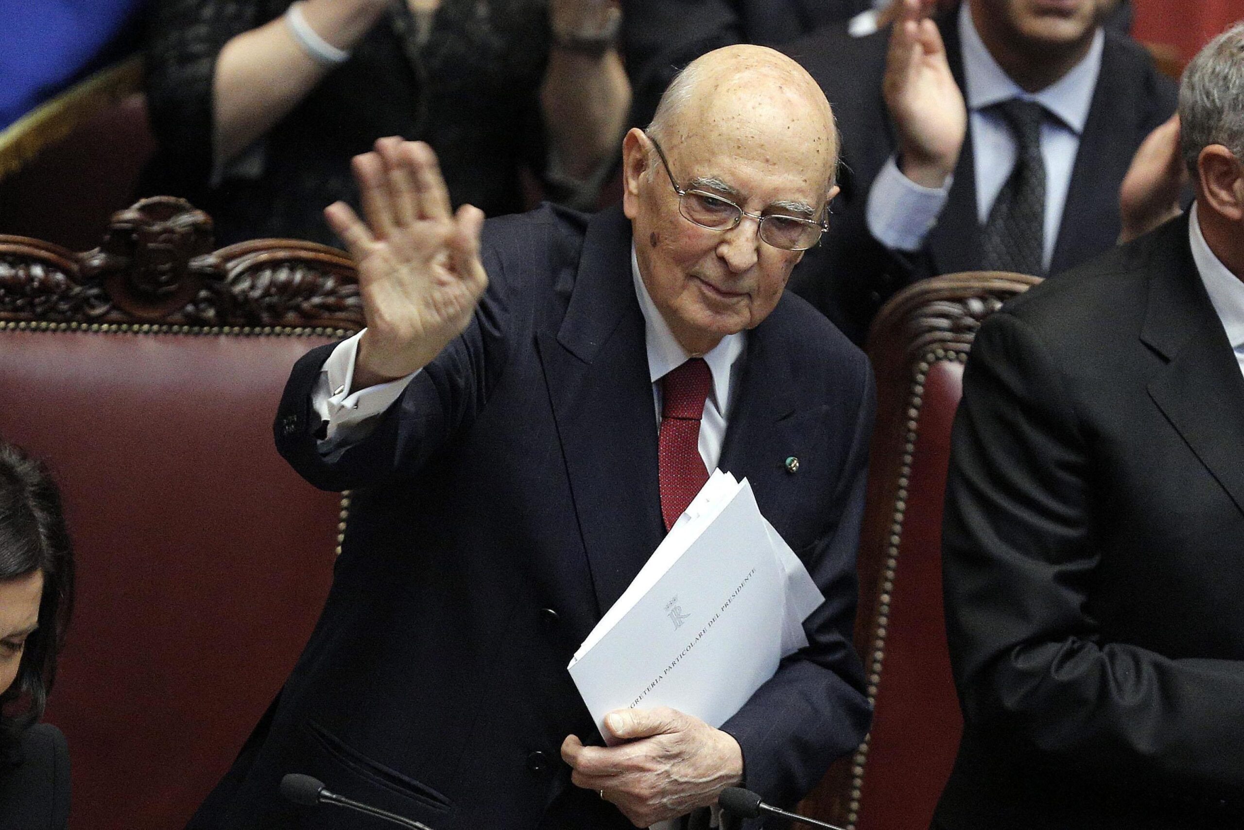 Morte Napolitano, riaperta al Senato la camera ardente. Domani in funerali