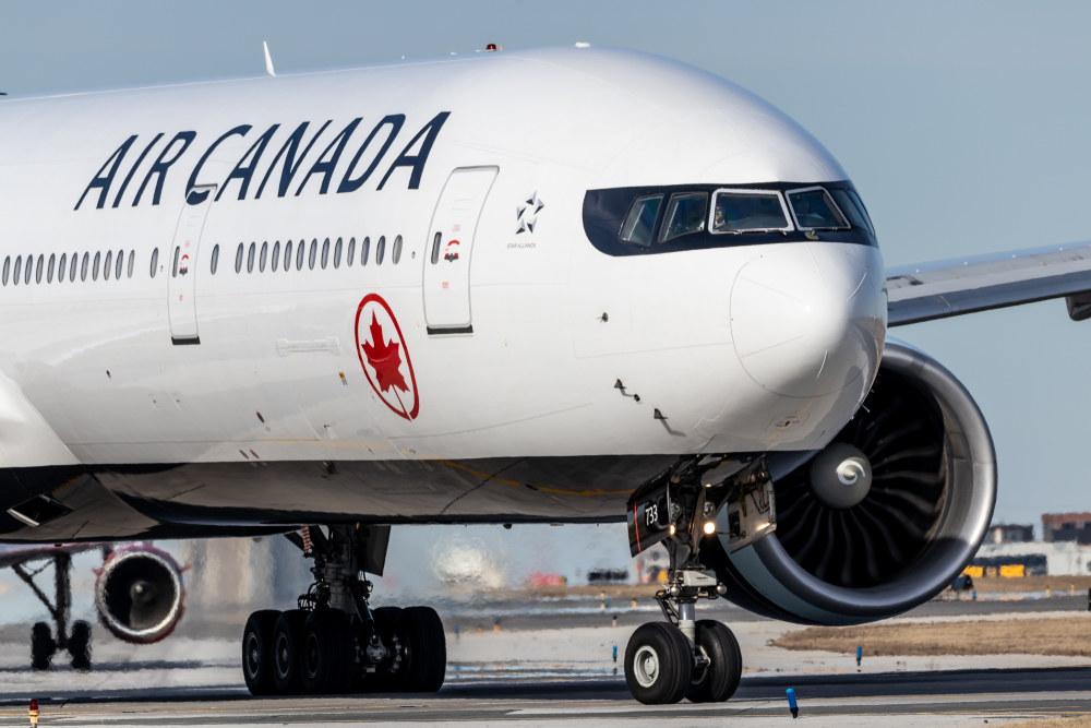 Air Canada, la perdita si riduce nel quarto trimestre grazie alla forza della domanda dei viaggi internazionali