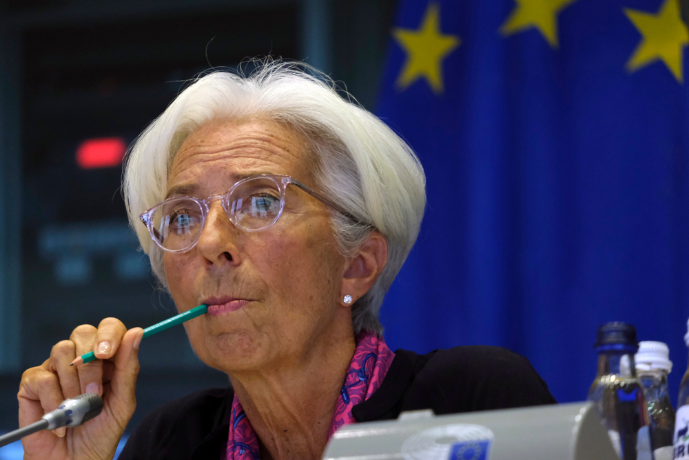 Bce, Lagarde ad Eurogruppo: “l’aumento dei tassi potrebbe aver raggiunto un picco, ma non ci saranno riduzioni a breve”