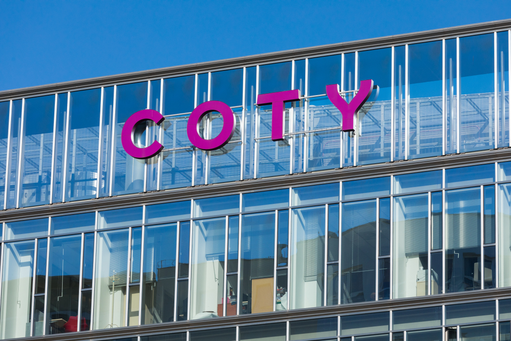 Coty batte le stime sui ricavi del terzo trim e punta alla fascia alta per gli obiettivi annuali