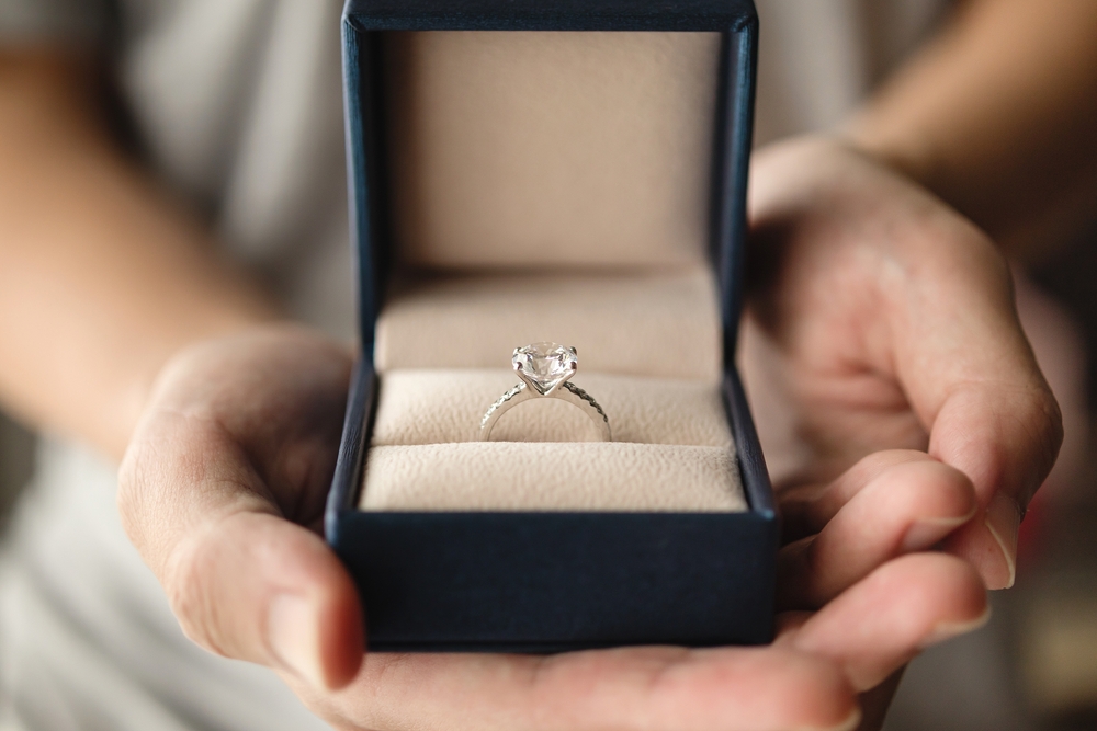 I fidanzati “taccagni” fanno crollare il prezzo dei diamanti