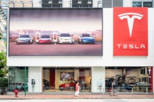 Tesla, Bmw e Renault sotto inchiesta Ue per sussidi cinesi