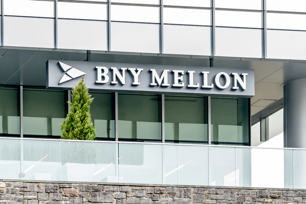 BNY Mellon: sale il fatturato e gli utili nel terzo trimestre: ricavi in crescita del 2% su anno