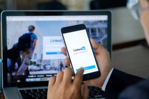 LinkedIn licenzia quasi 1400 persone. Ma il network è in crescita