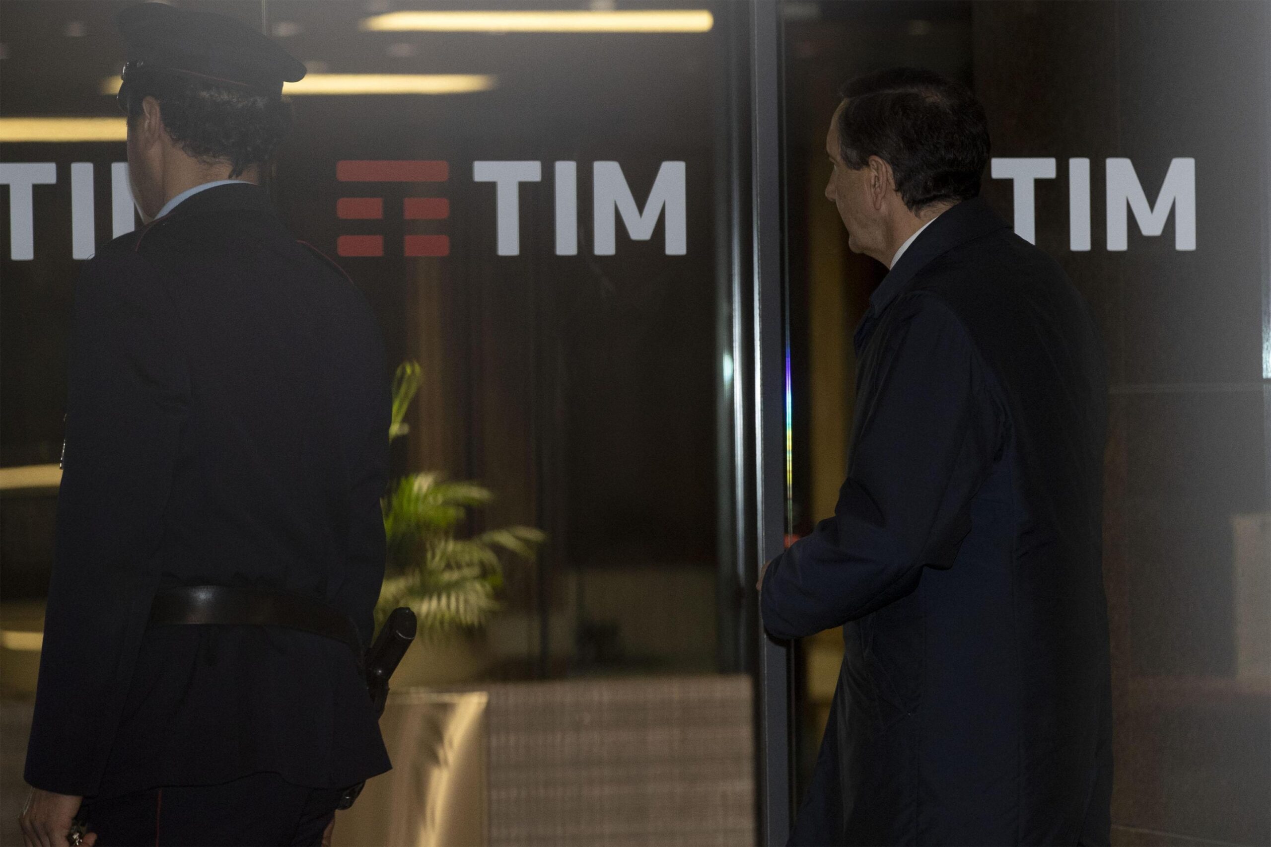 Luigi Gubitosi entra nella sede della TIM per la nomina del nuovo amministratore delegato, Roma, 18 novembre 2018.
ANSA/MASSIMO PERCOSSI