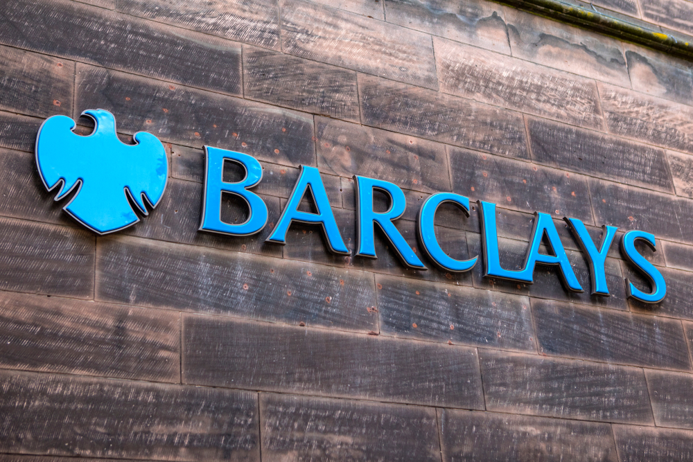 Barclays torna in profitto nel primo trimestre ma i ricavi sono in calo