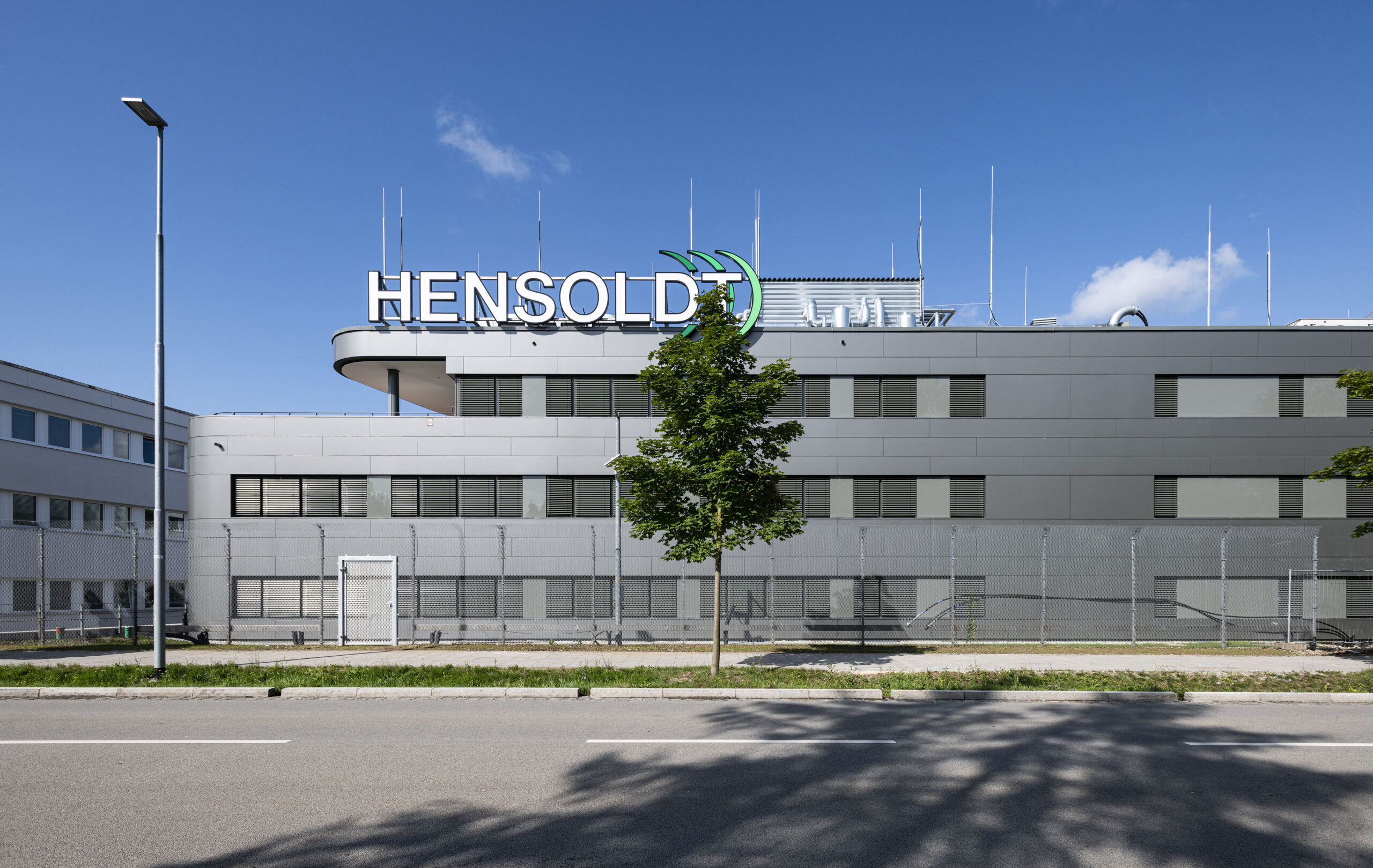 Hensoldt, aumento capitale da 421 mln. Leonardo scende al 23%